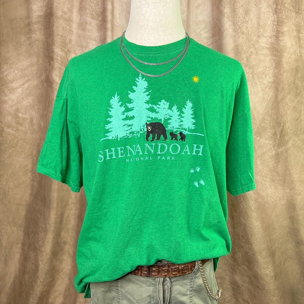 Shenandoah National Park T-Shirt Black Bear Embroidered Green Forest Hiking Y2K